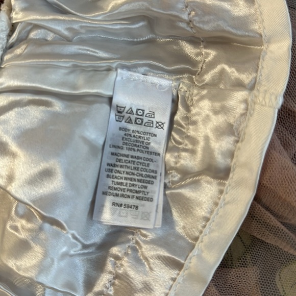 Tahari Baby 3-piece set - Picture 7 of 8